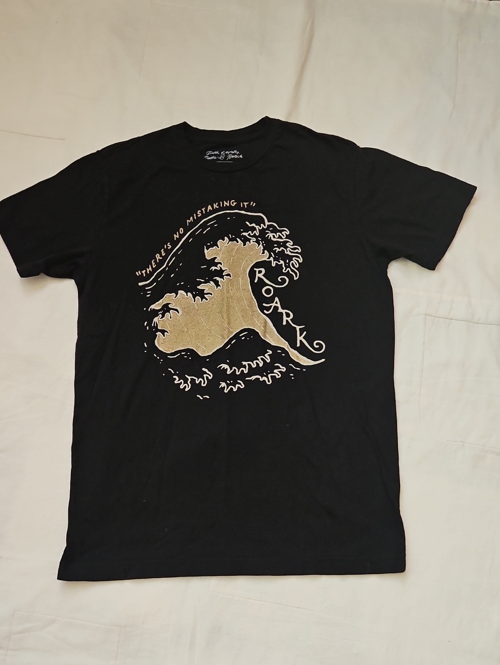 Roark Black Short-Sleeve Tee with Gold Wave Graphic Mens Medium